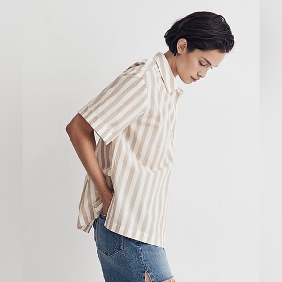 Madewell | Signature Poplin Short-Sleeved Button-Down Shirt - Picture 2 of 5